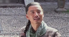 美女穿短裙并露内裤视频